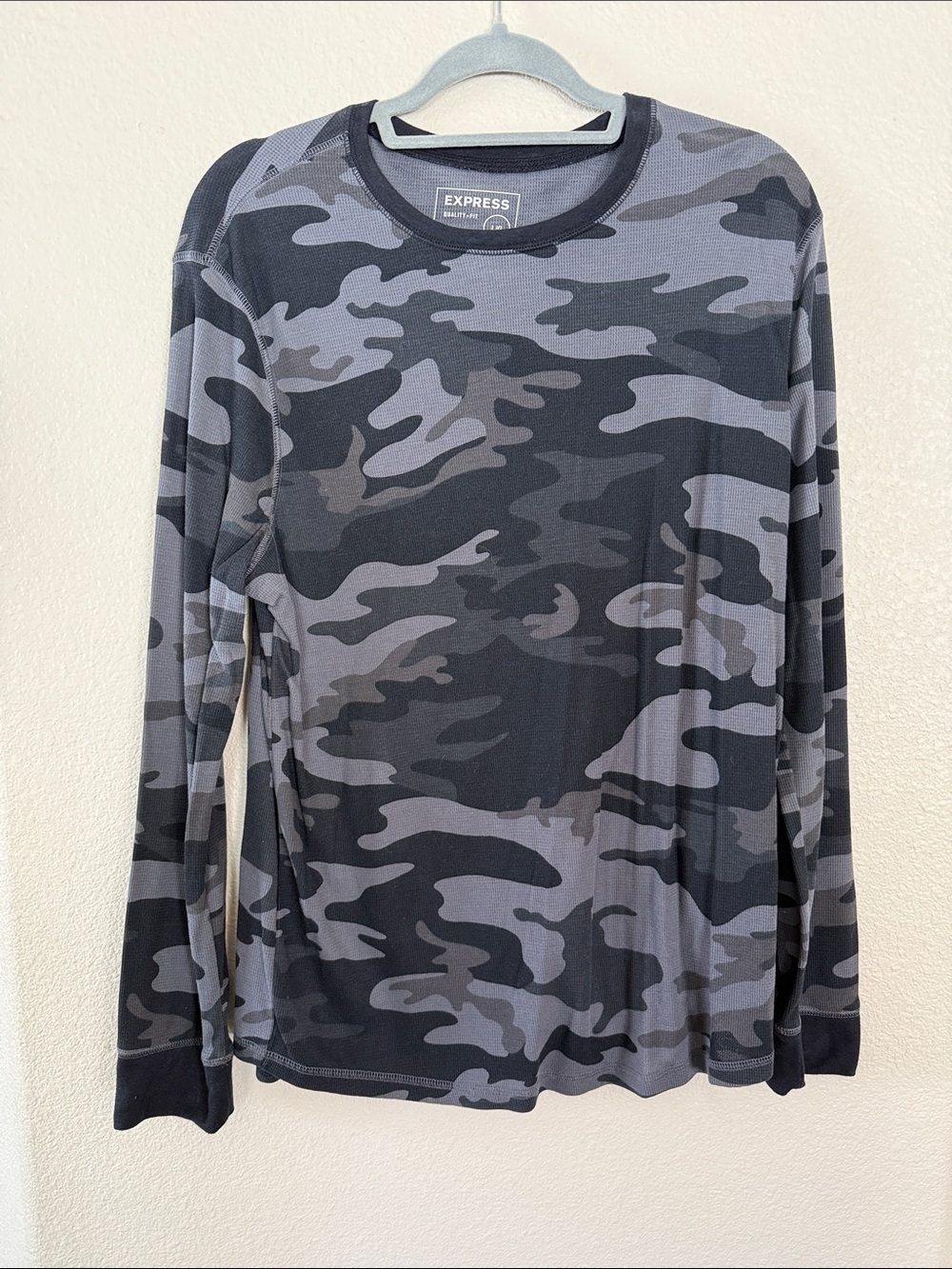 Express Men's Black and Gray Camo Long Sleeve Tee Size Large